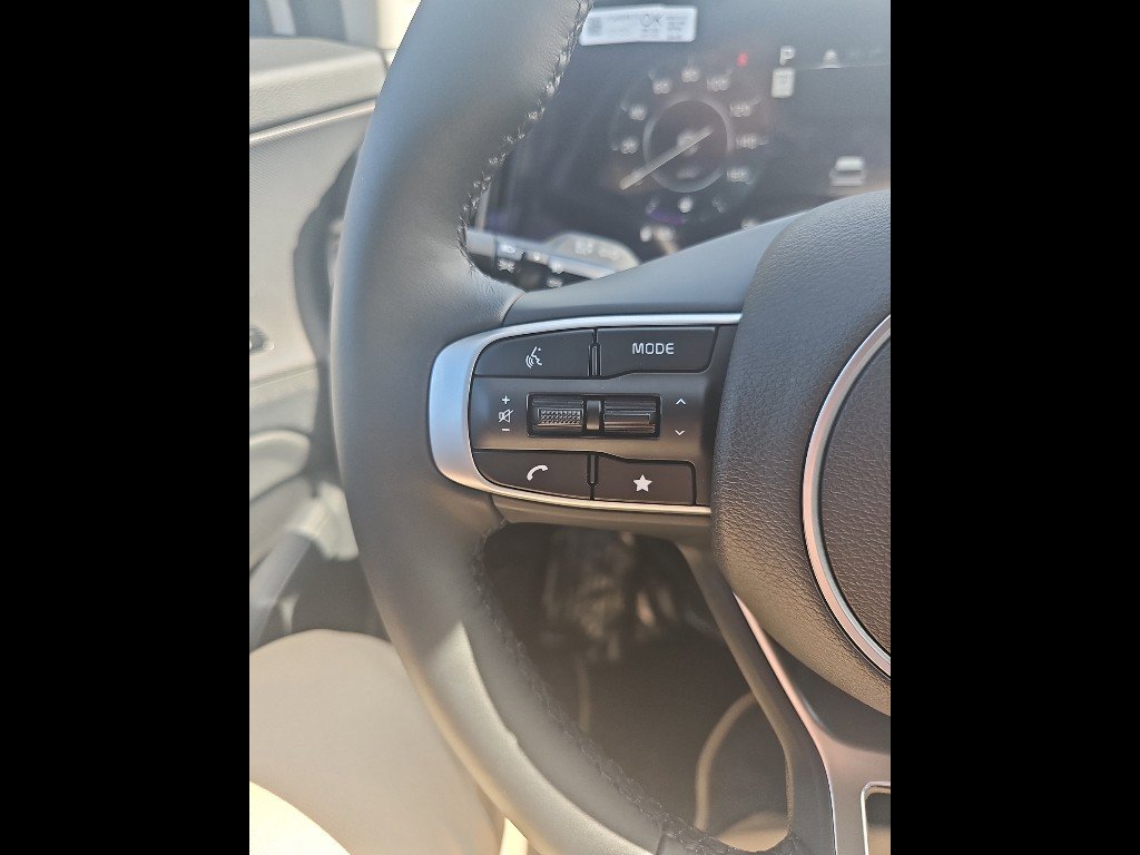 New 2025 Kia Sportage SX image 12