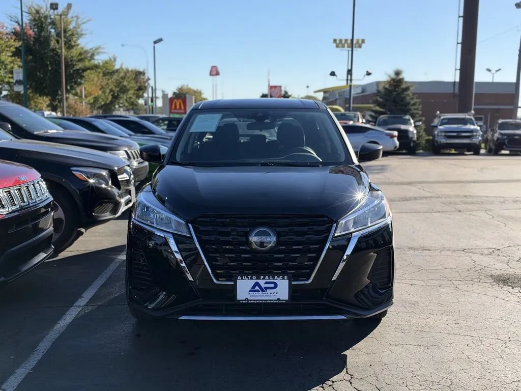Used 2022 Nissan Kicks S FWD image 2