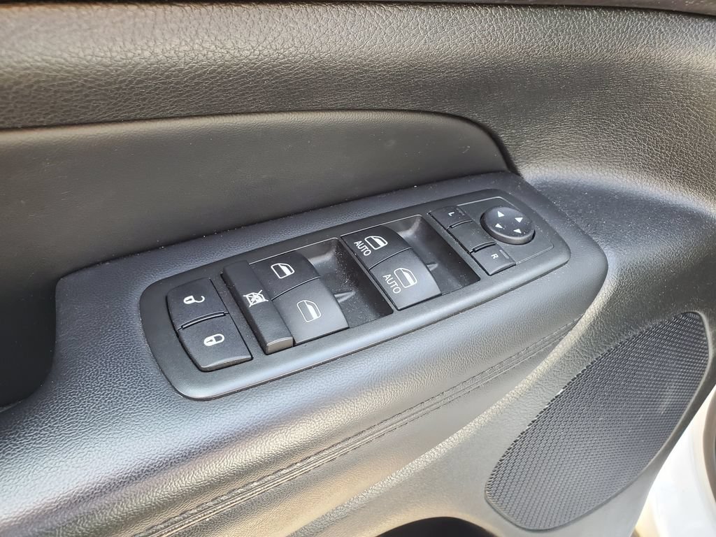 Used 2015 Jeep Grand Cherokee Laredo RWD image 13