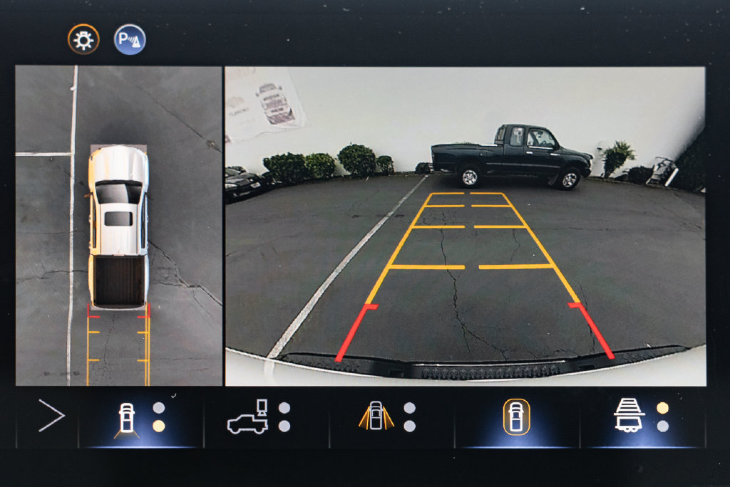 New 2026 Chevrolet Colorado ZR2 w/ Technology Package AWD/4WD image 19