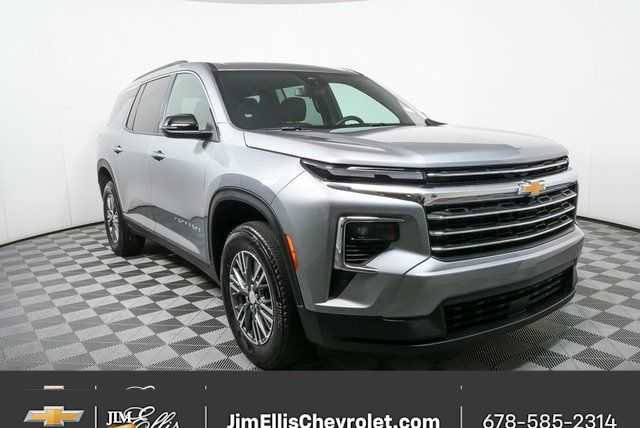 Certified 2025 Chevrolet Traverse LT image 1