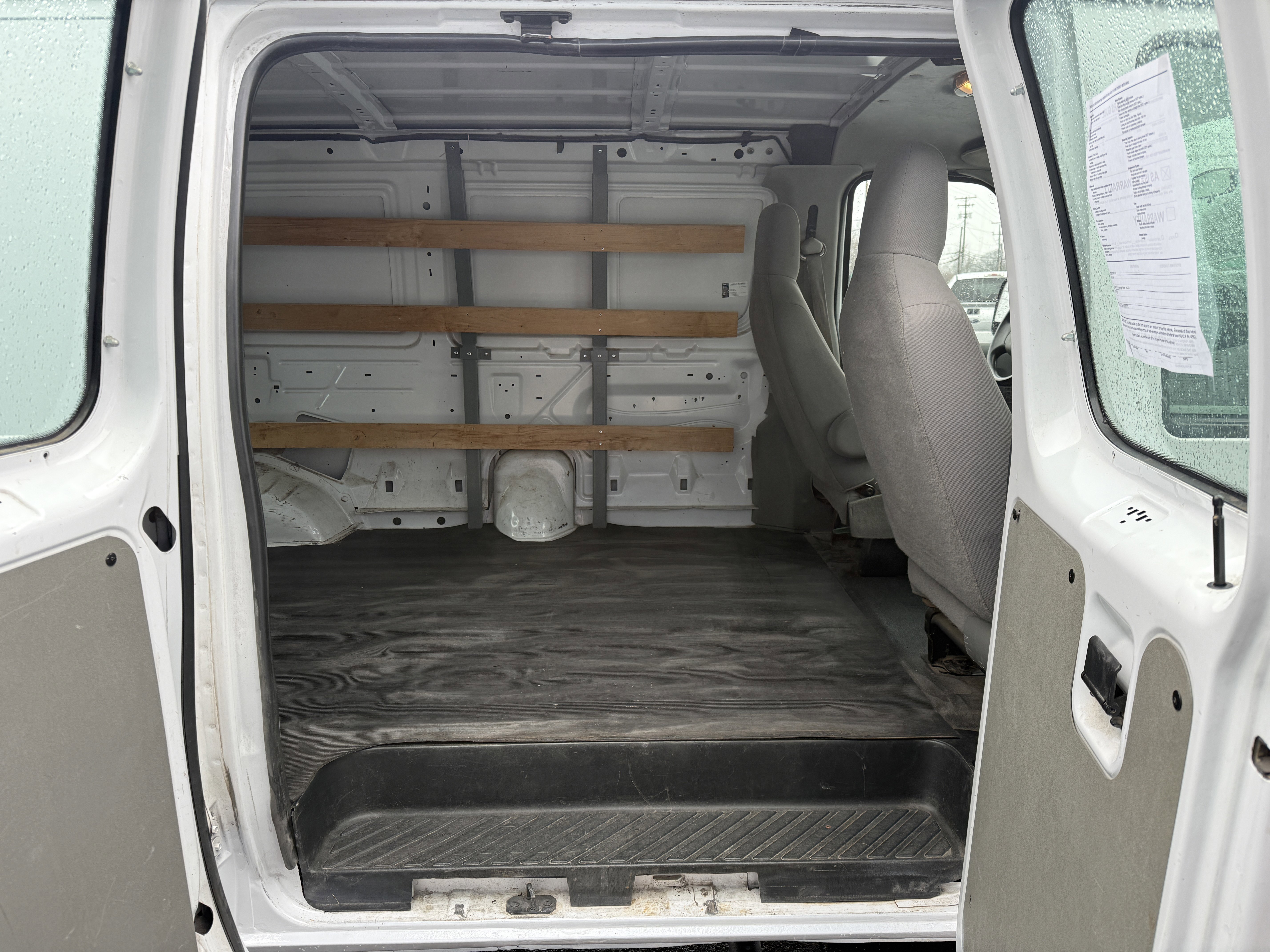 Used 2014 Ford E-250 and Econoline 250 w/ Power Group image 28