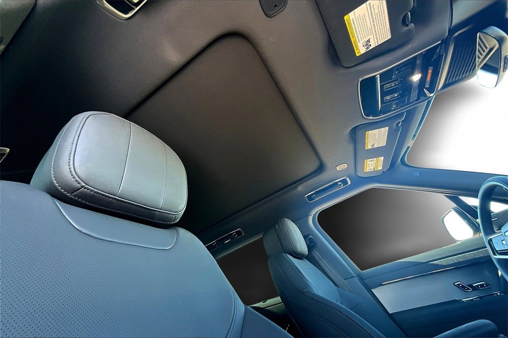 Certified 2025 Land Rover Range Rover Sport SE image 17