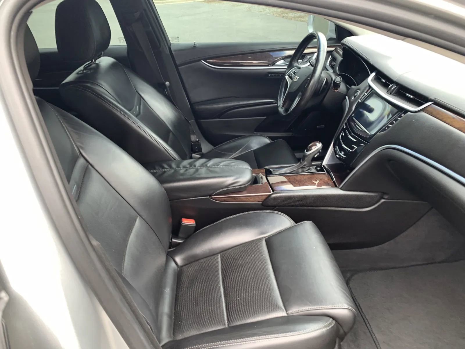 Used 2017 Cadillac XTS Luxury image 28