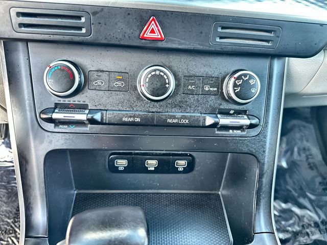 Used 2024 Kia Carnival LX image 17