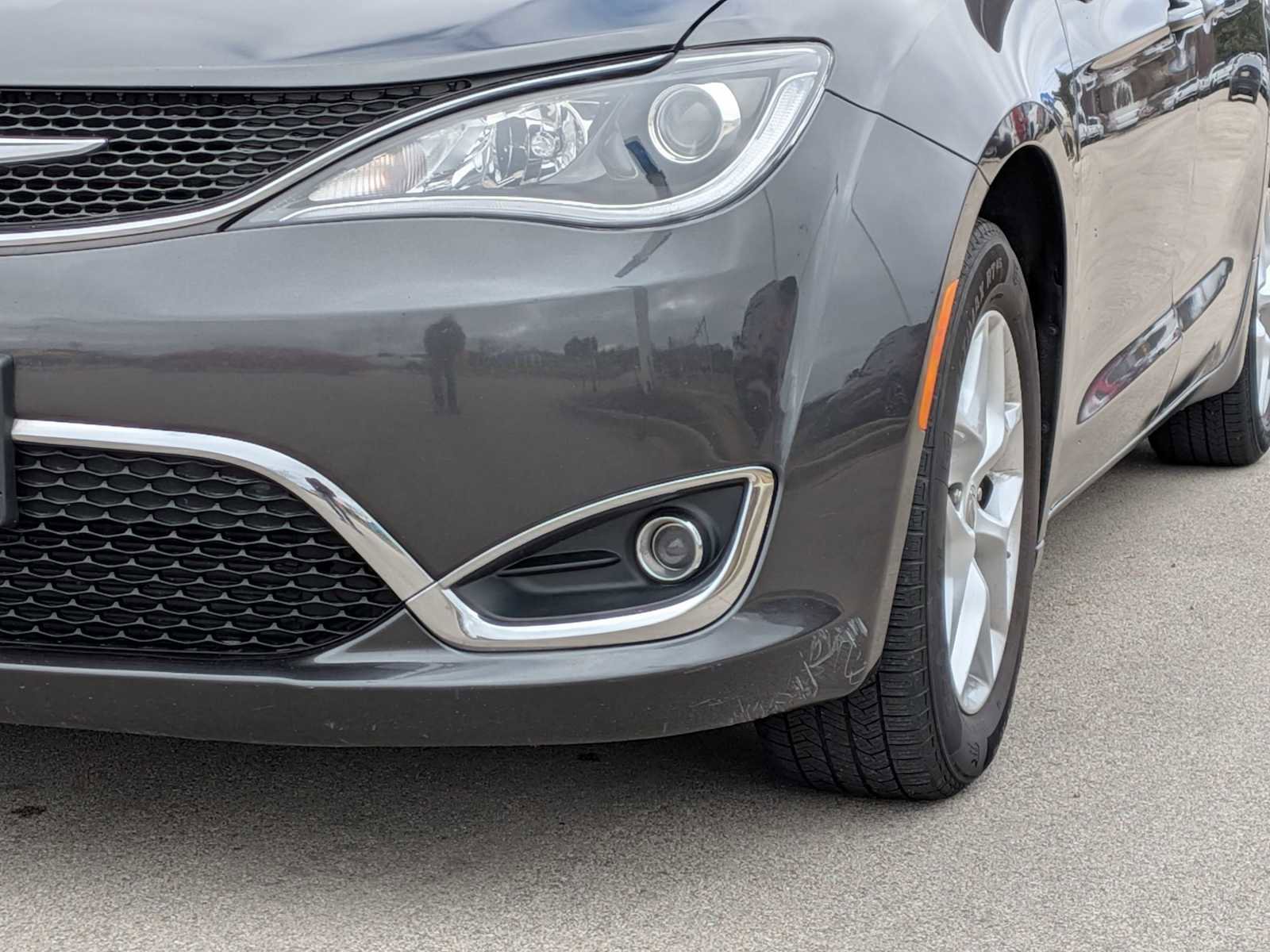 Used 2018 Chrysler Pacifica Touring Plus image 11