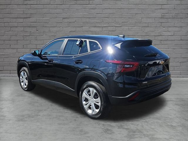 Used 2024 Chevrolet Trax LS FWD image 3