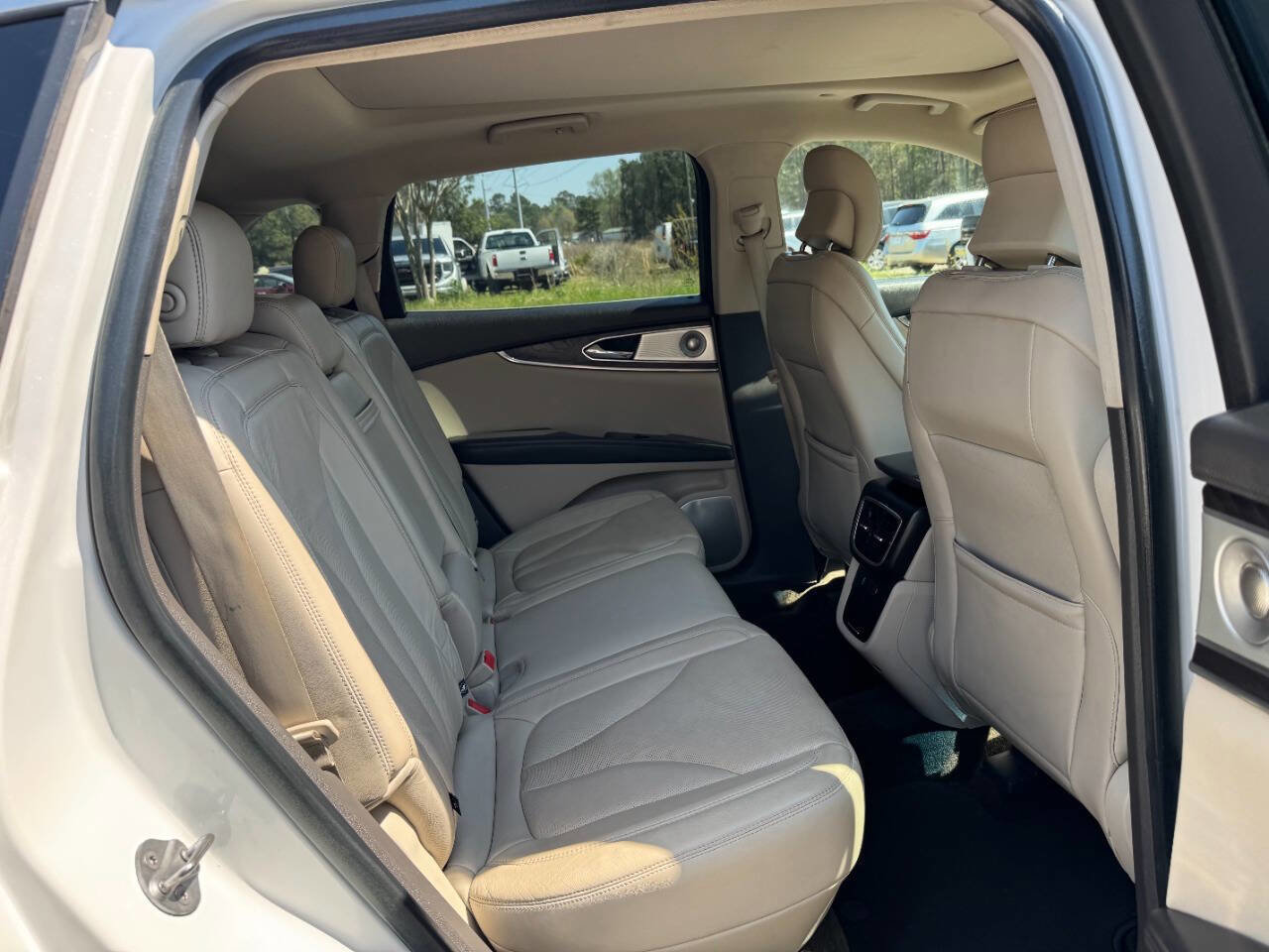 Used 2016 Lincoln MKX Reserve w/ Luxury Package image 43