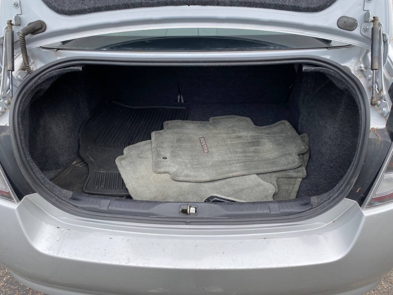 Used 2012 Nissan Sentra 2.0 SR FWD image 19