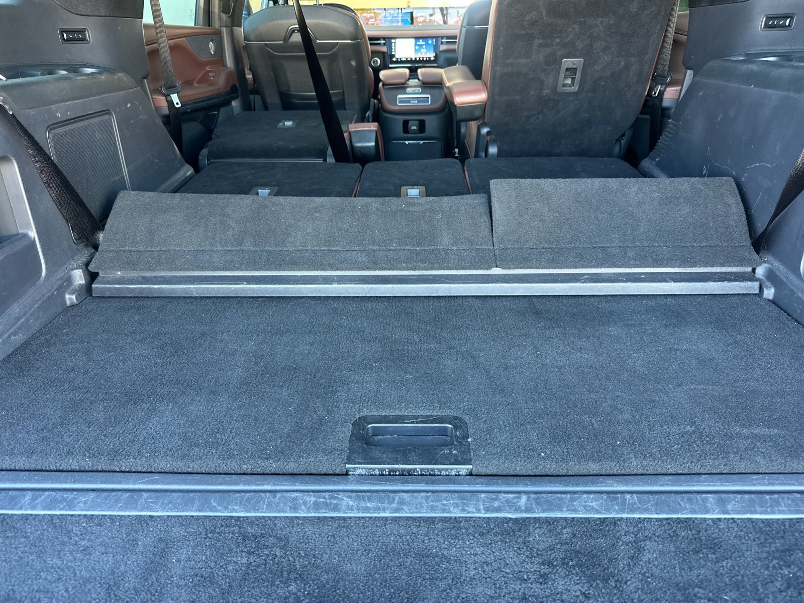 Certified 2025 Lincoln Navigator Reserve AWD/4WD image 16
