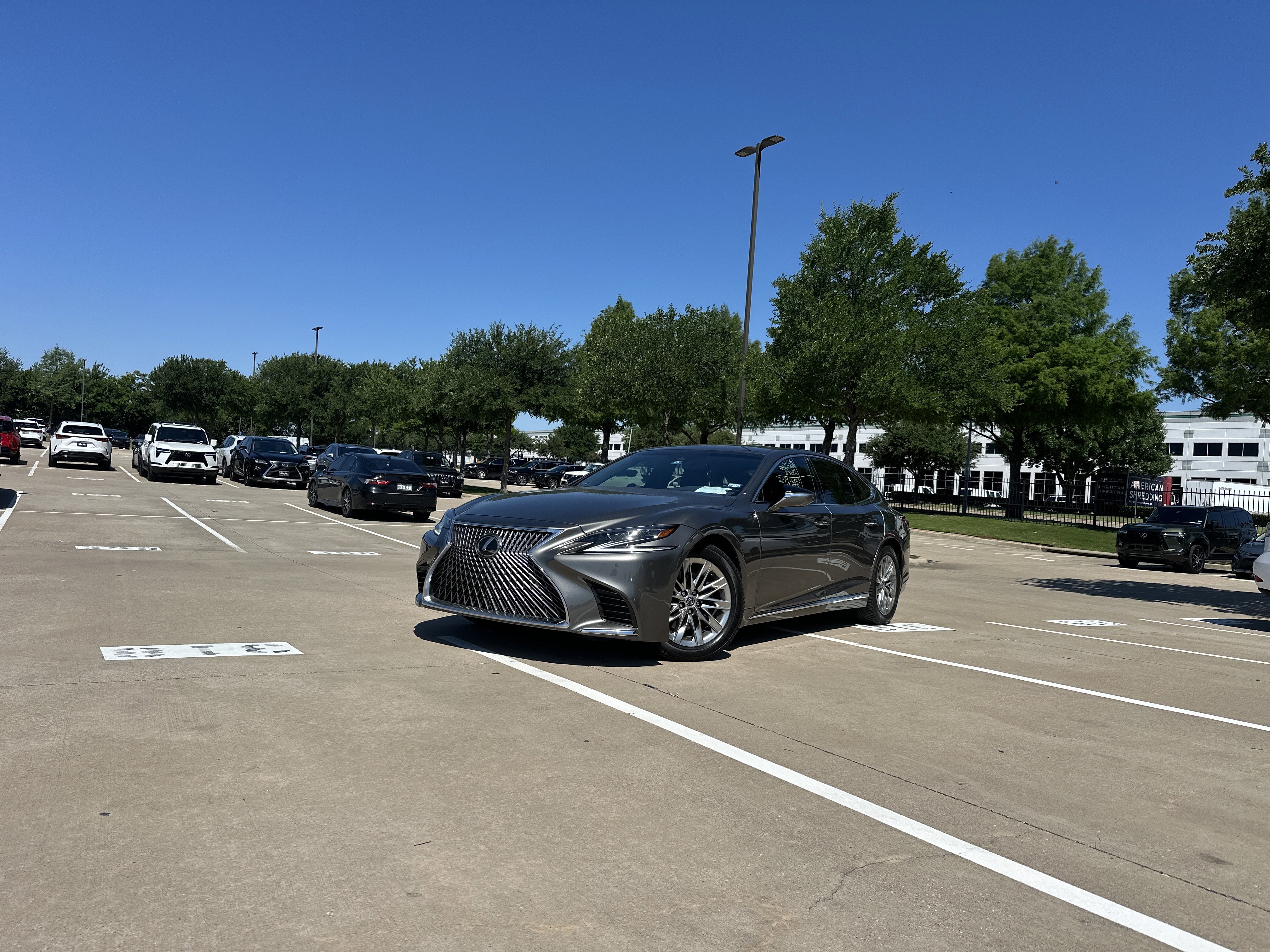 Used 2019 Lexus LS 500 w/ Accessory Package (Z2) RWD image 1