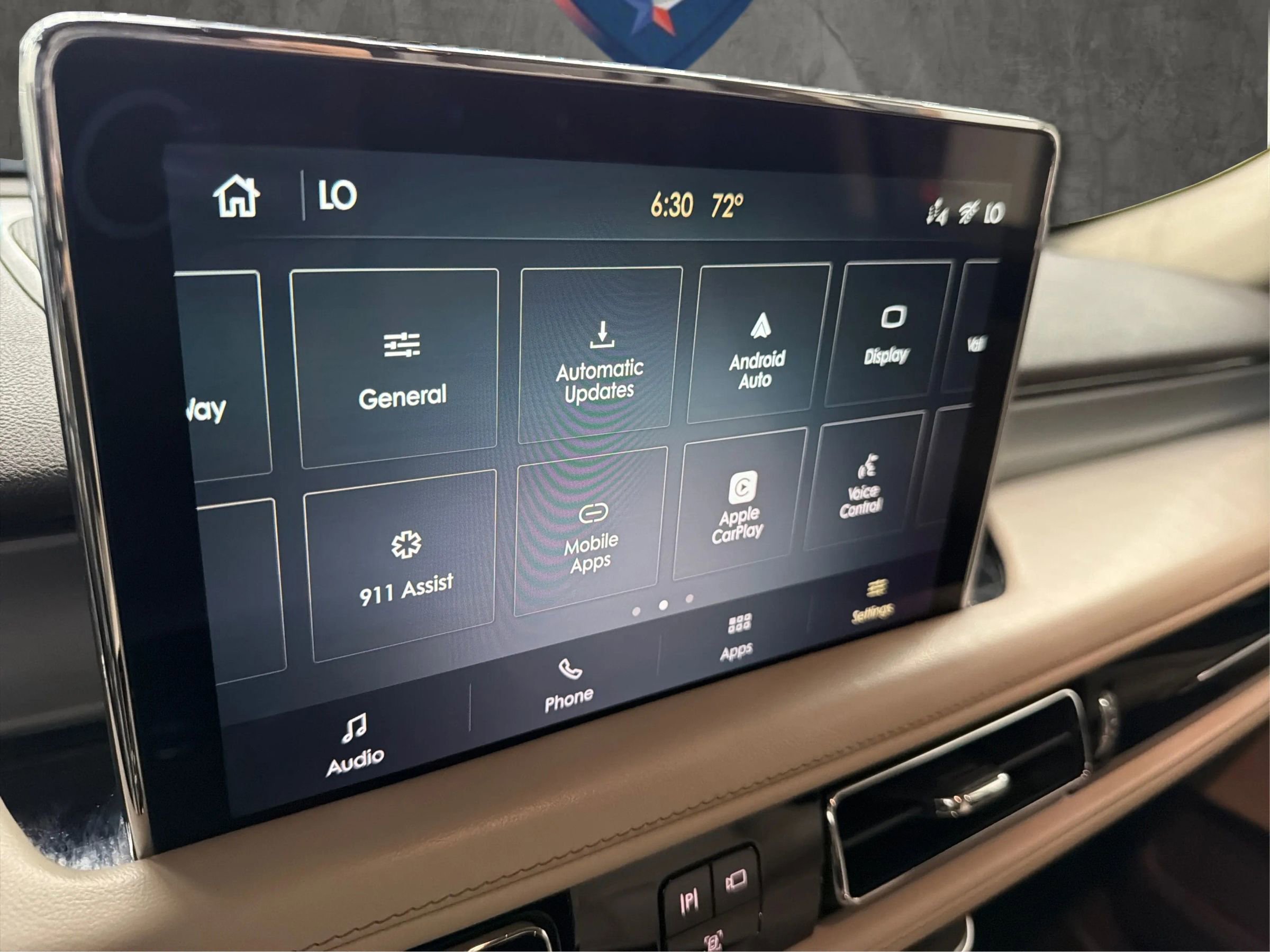 Used 2021 Lincoln Aviator AWD w/ Elements Package image 23