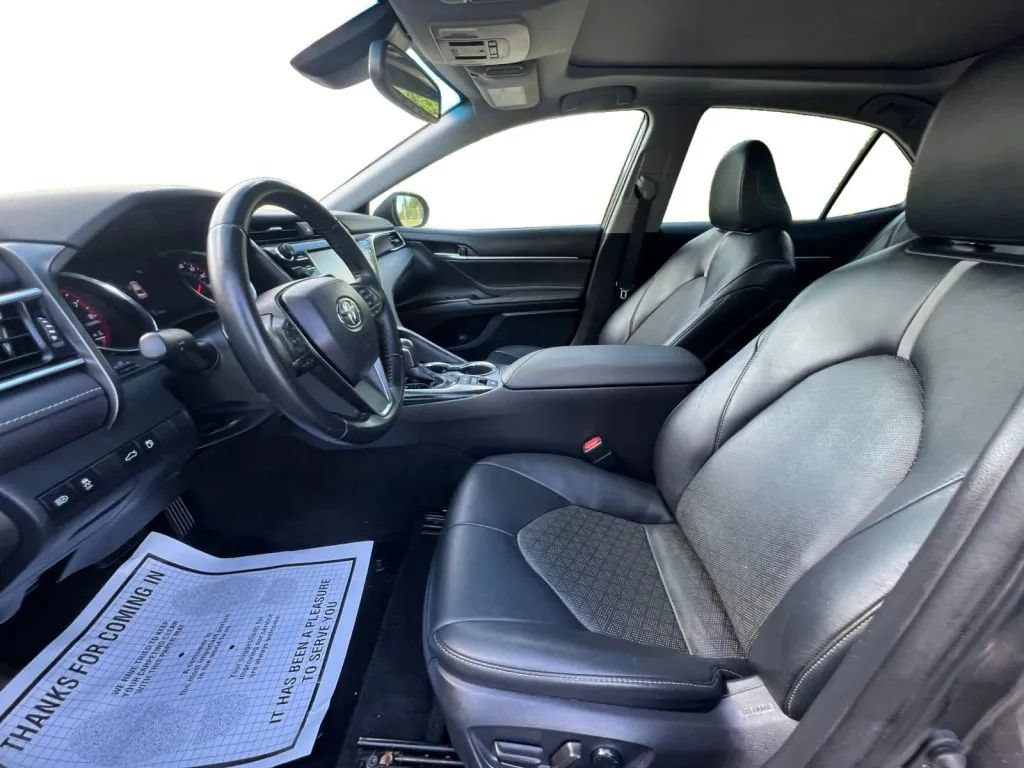 Used 2018 Toyota Camry XSE FWD image 9