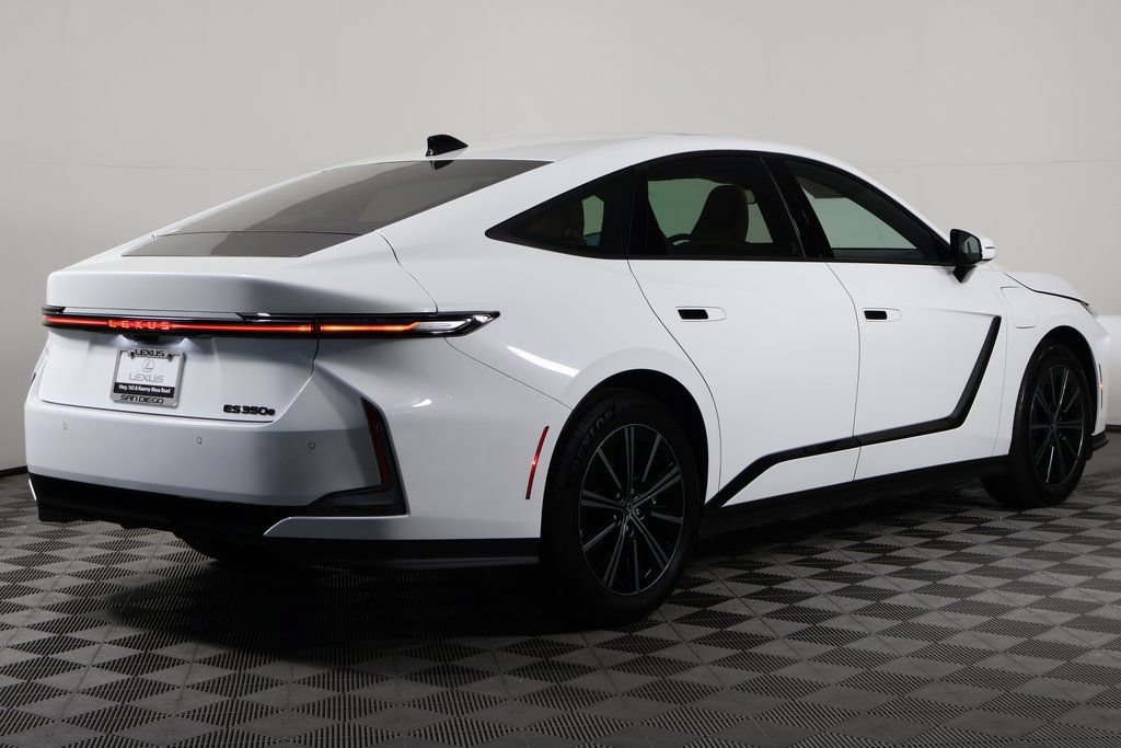 New 2026 Lexus ES 350e w/ Convenience Package FWD image 2