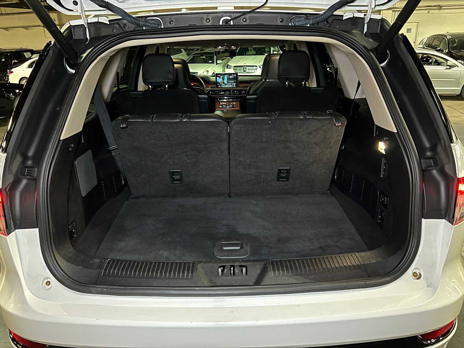 Used 2023 Lincoln Aviator Grand Touring w/ Equipment Group 301A AWD/4WD image 14