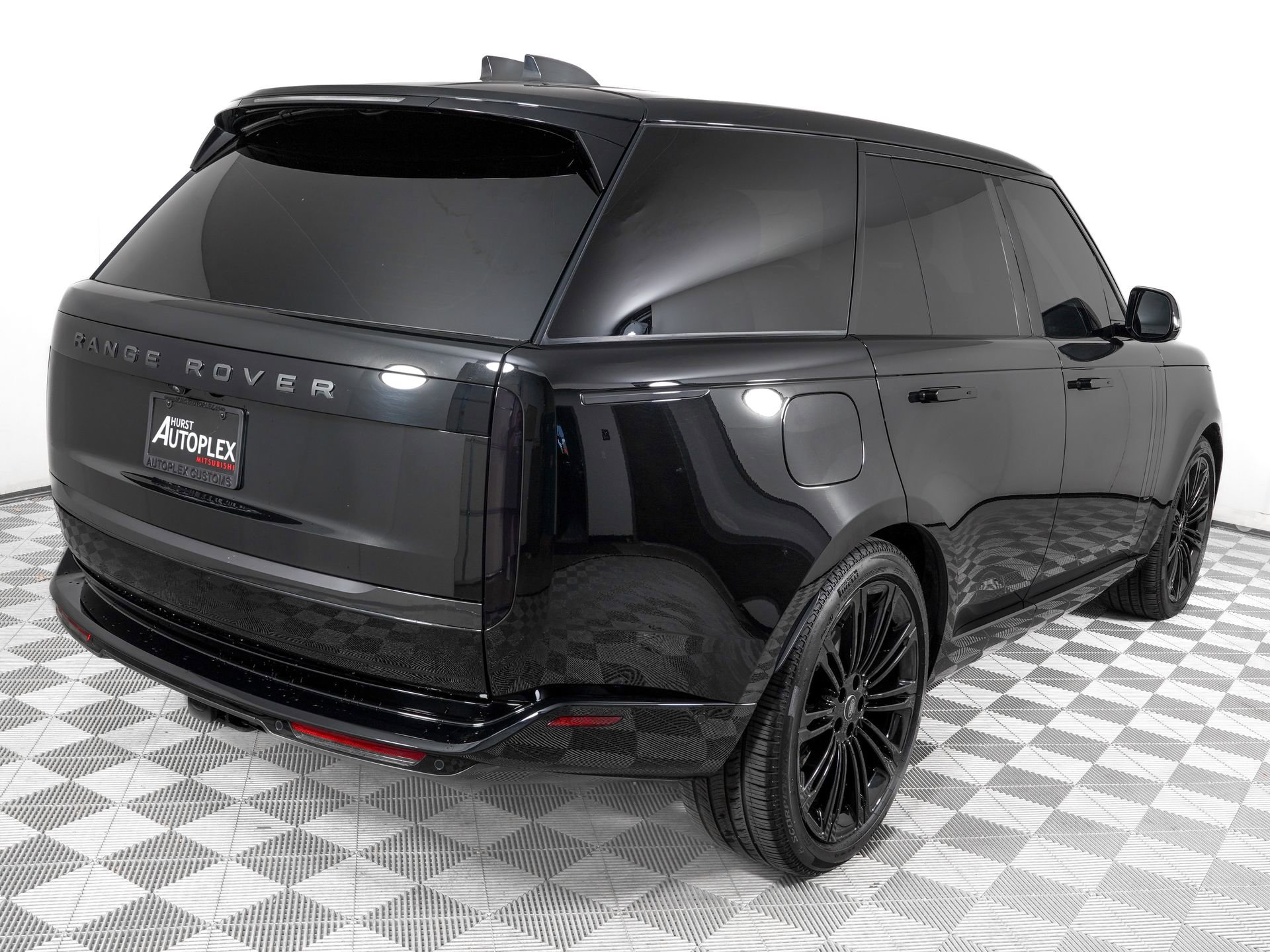Used 2025 Land Rover Range Rover SE AWD/4WD image 5