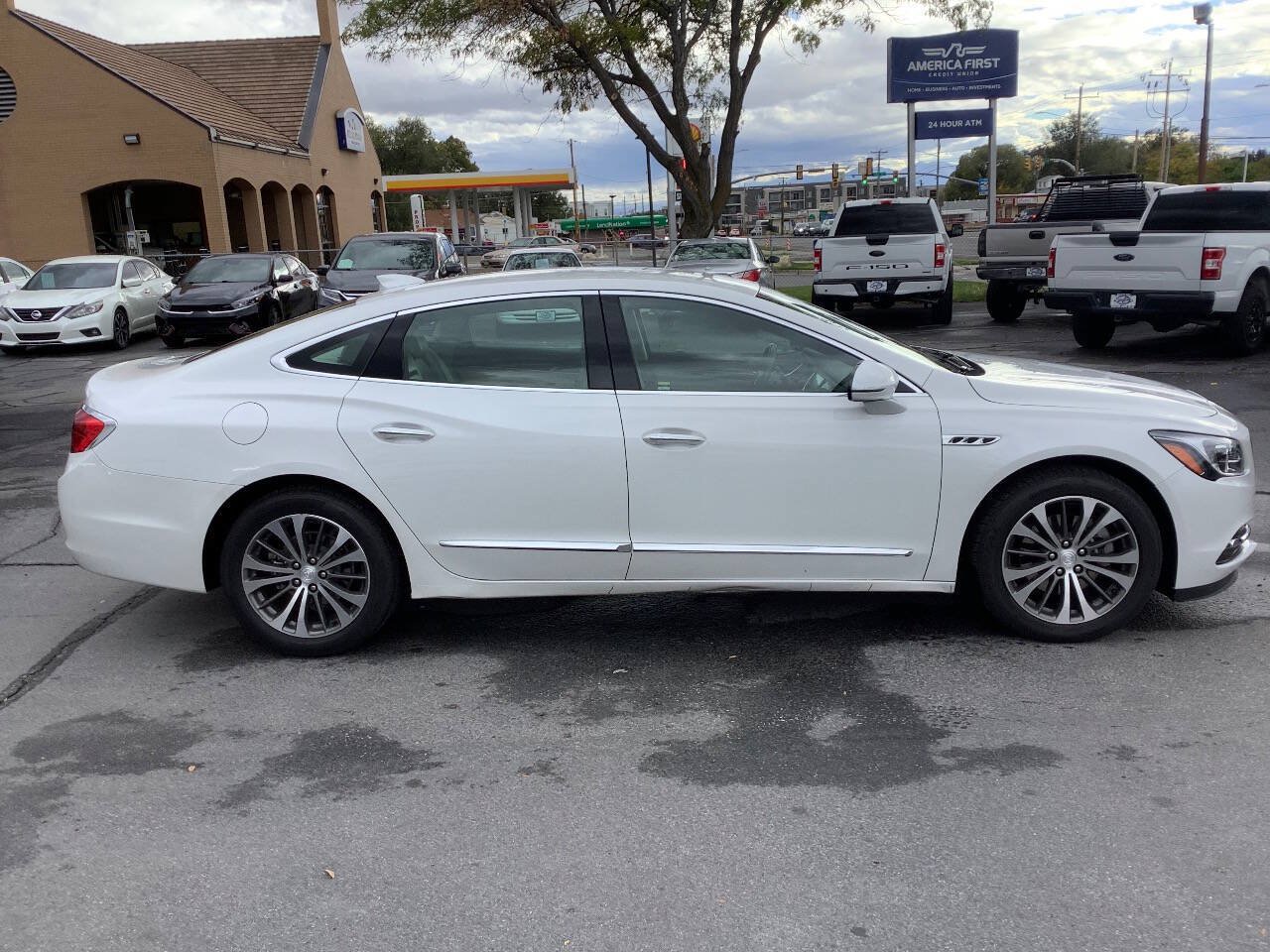 Used 2018 Buick LaCrosse Essence w/ Sights and Sounds Package FWD image 9