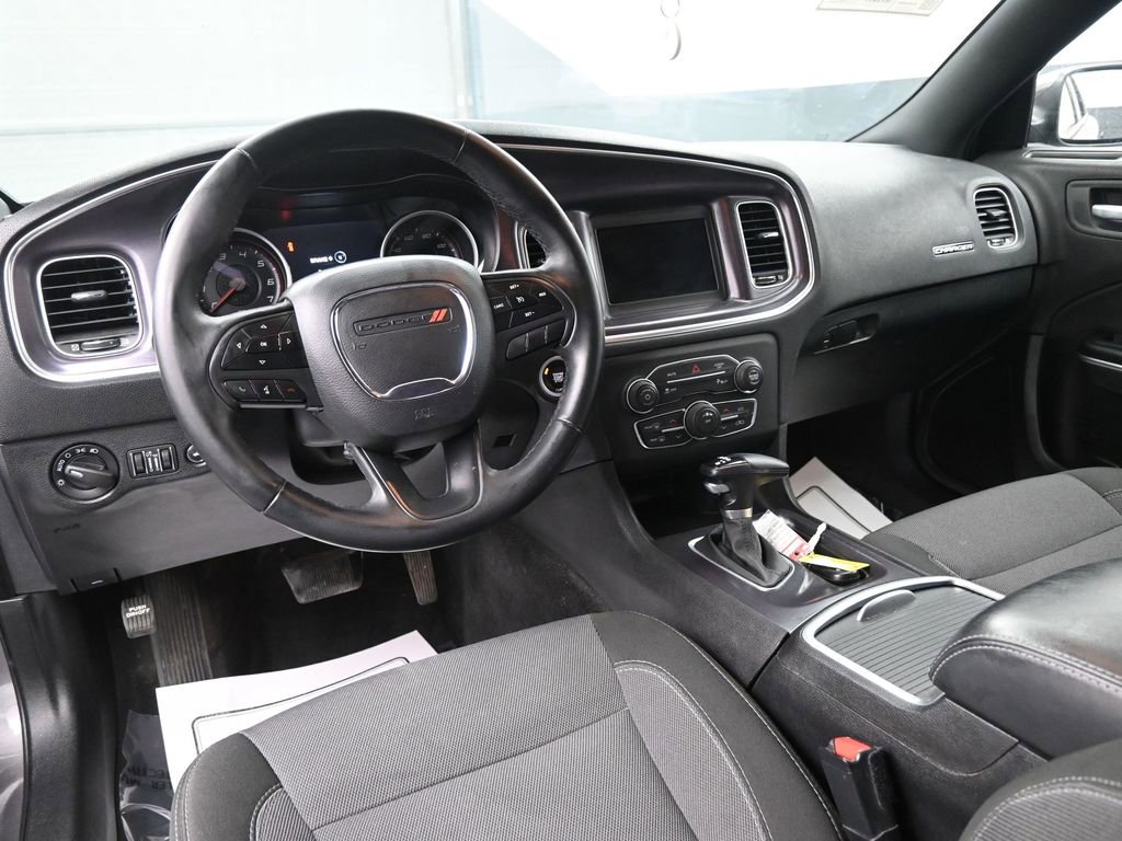 Used 2018 Dodge Charger SXT image 21