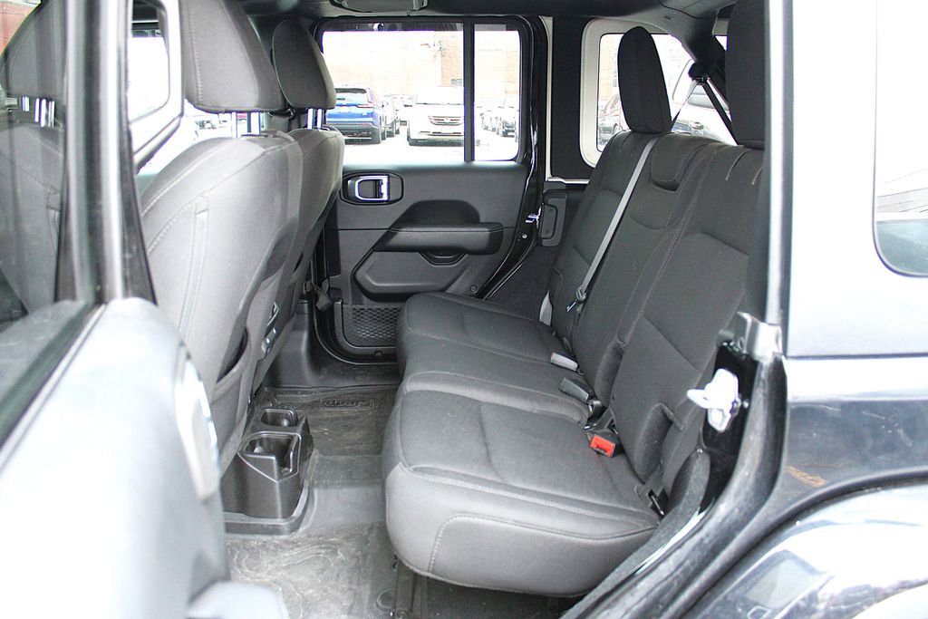 Used 2018 Jeep Wrangler Unlimited Sahara w/ Dual Top Group image 7