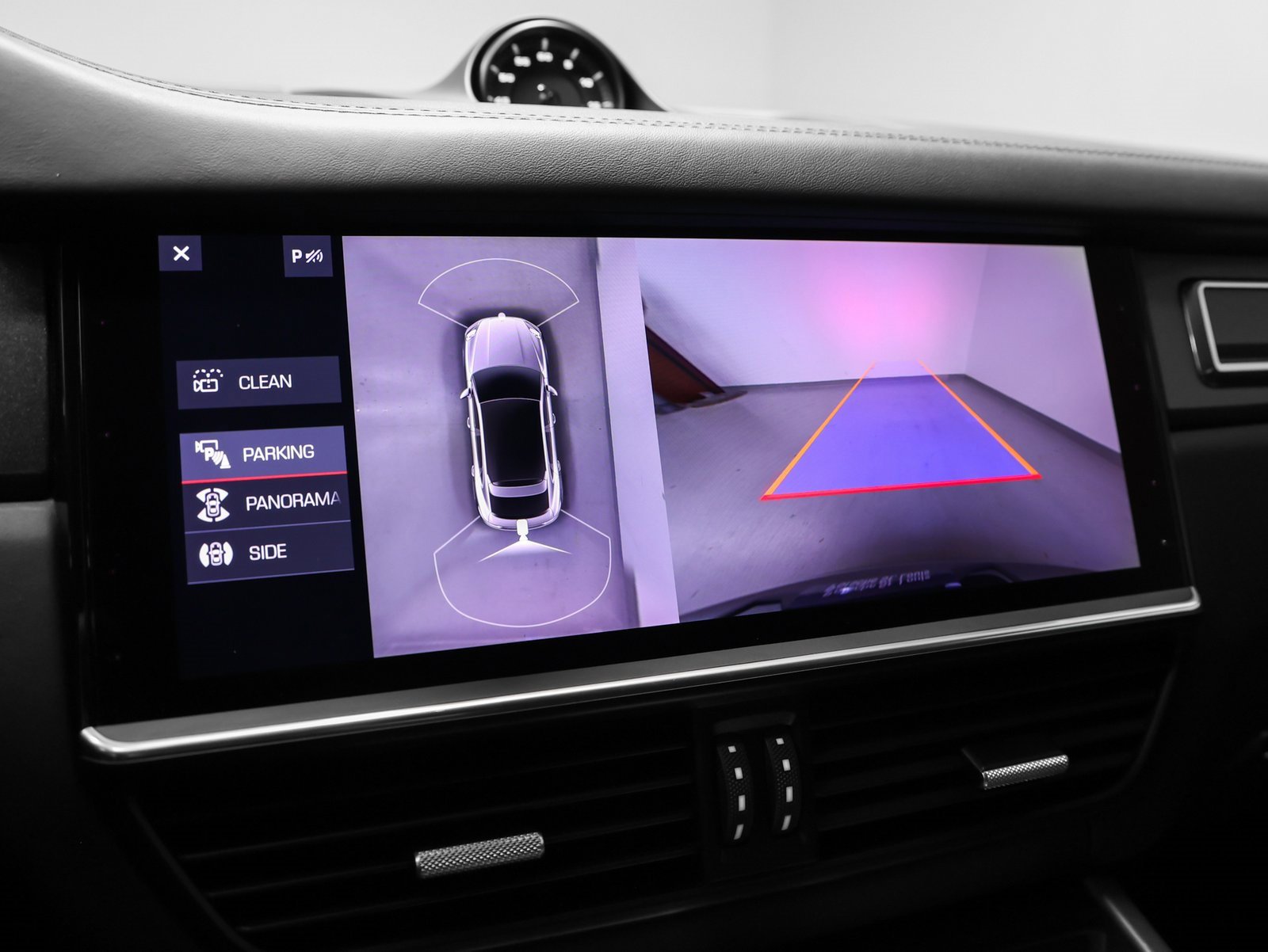 Used 2021 Porsche Cayenne Turbo image 46