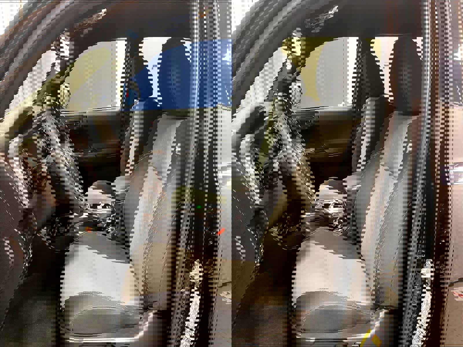 Used 2022 Toyota Tacoma TRD Off-Road image 10