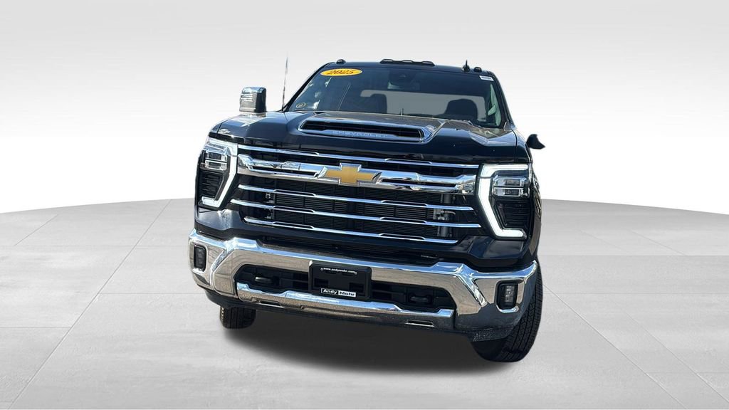 Used 2025 Chevrolet Silverado 3500 LTZ video 2