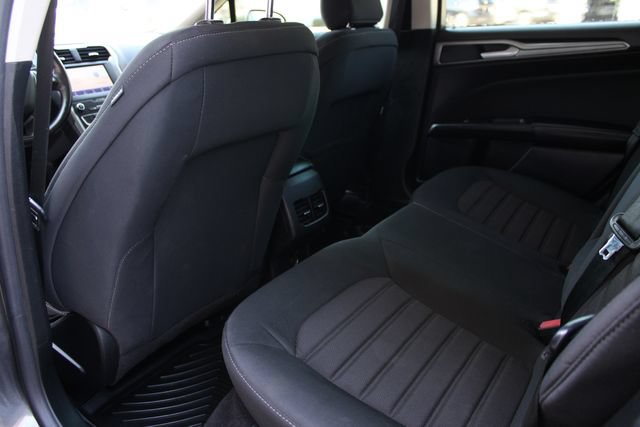 Used 2020 Ford Fusion SE FWD image 21