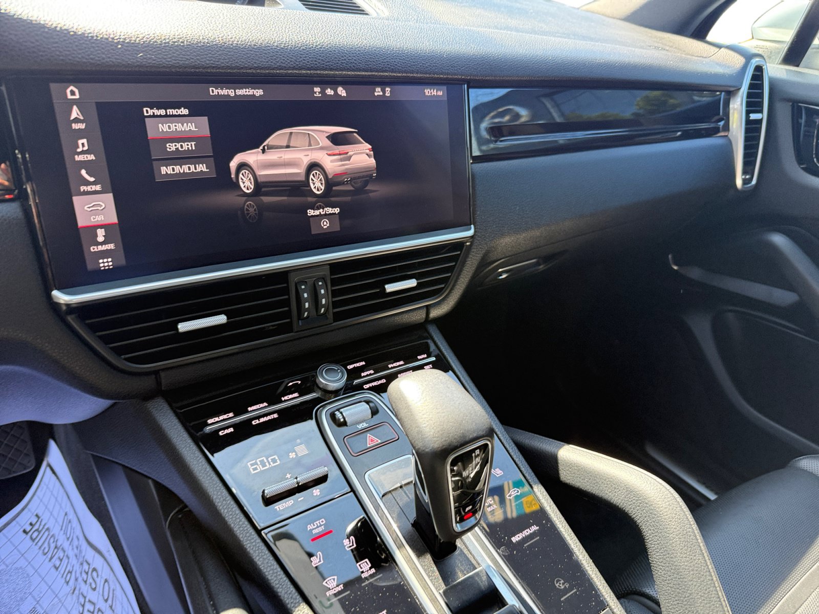 Used 2021 Porsche Cayenne AWD/4WD image 12