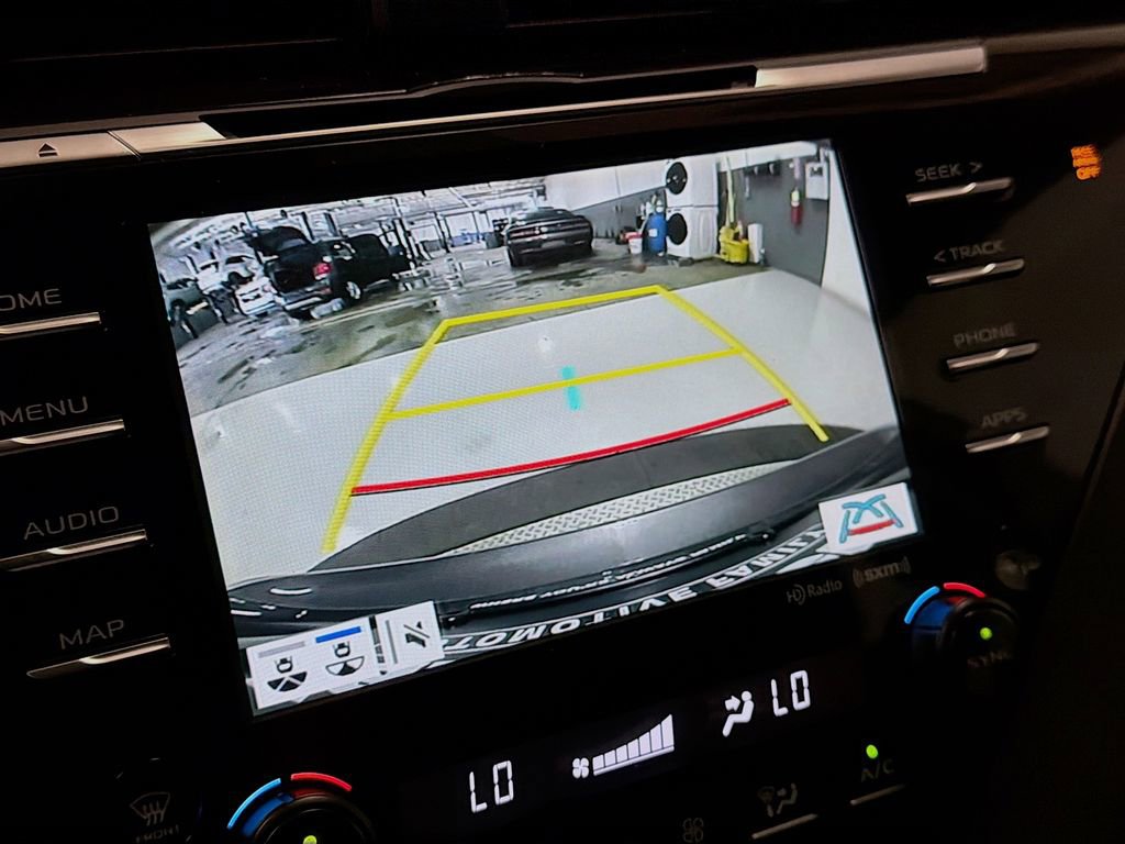 Used 2020 Toyota Camry XLE FWD image 14