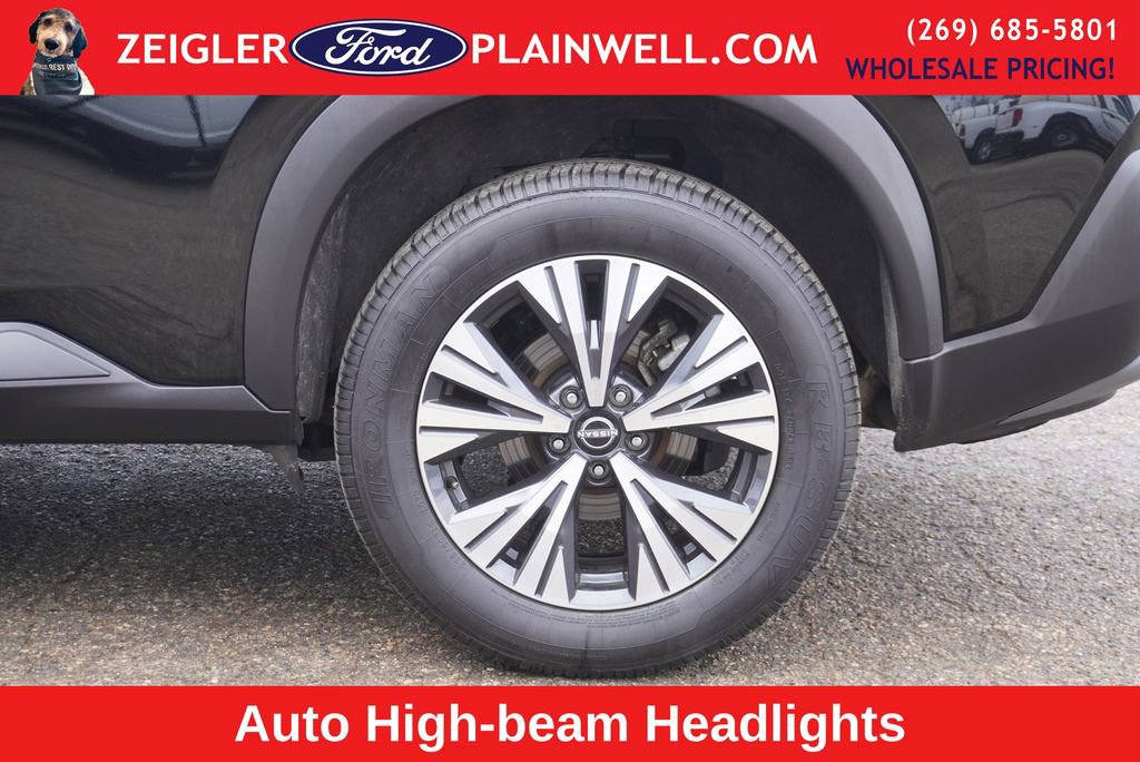 Used 2023 Nissan Rogue SV image 9