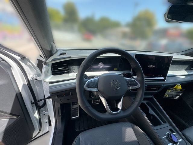 New 2026 Volkswagen Tiguan SE R-Line FWD image 11