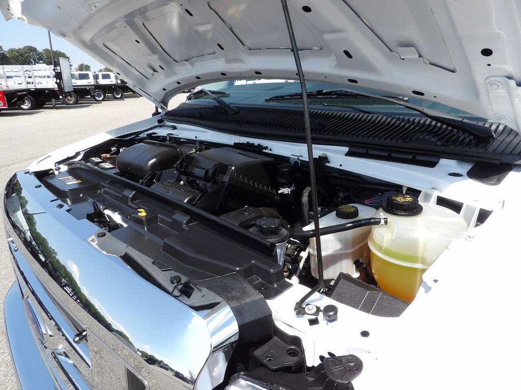 Used 2024 Ford E-450 and Econoline 450 Super Duty w/ Power Windows & Locks Group RWD image 32