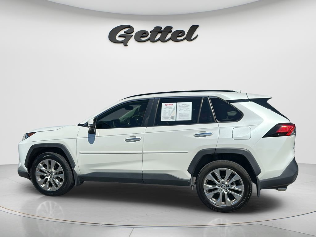 Used 2020 Toyota RAV4 Limited FWD image 8