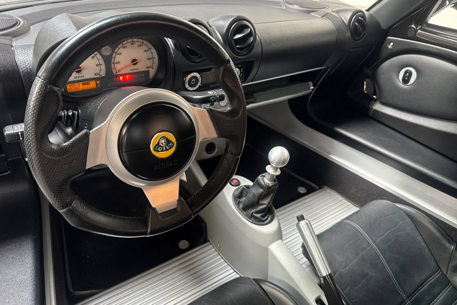 Used 2005 Lotus Elise RWD image 12