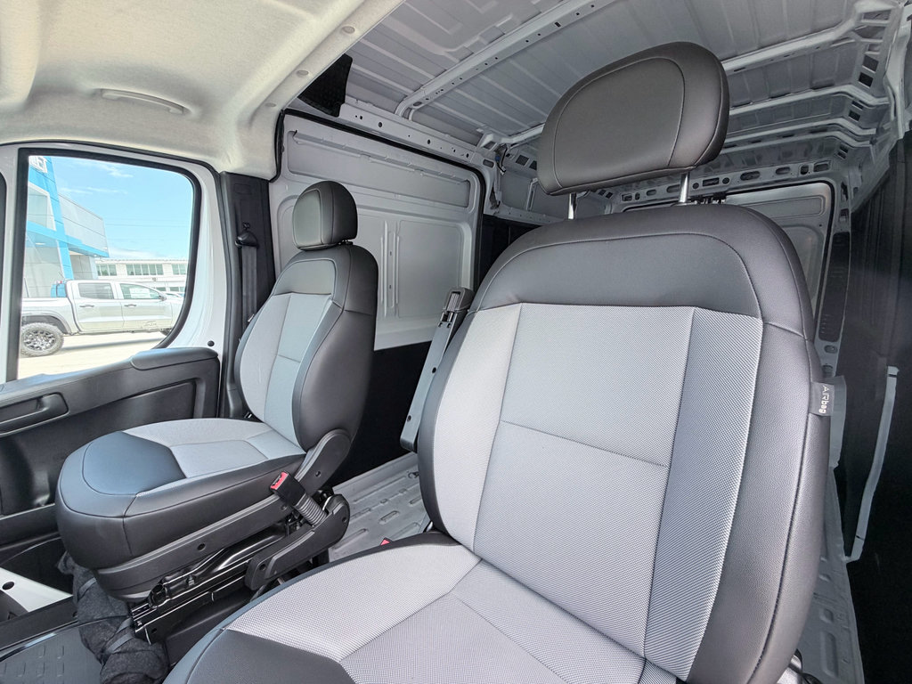 Used 2026 RAM ProMaster 2500 w/ Convenience Group FWD image 27