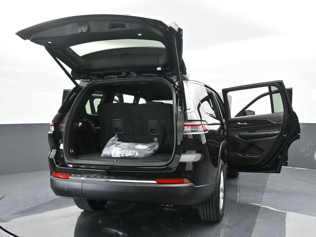 Used 2024 Jeep Grand Cherokee L Laredo w/ Luxury Tech Group I image 62