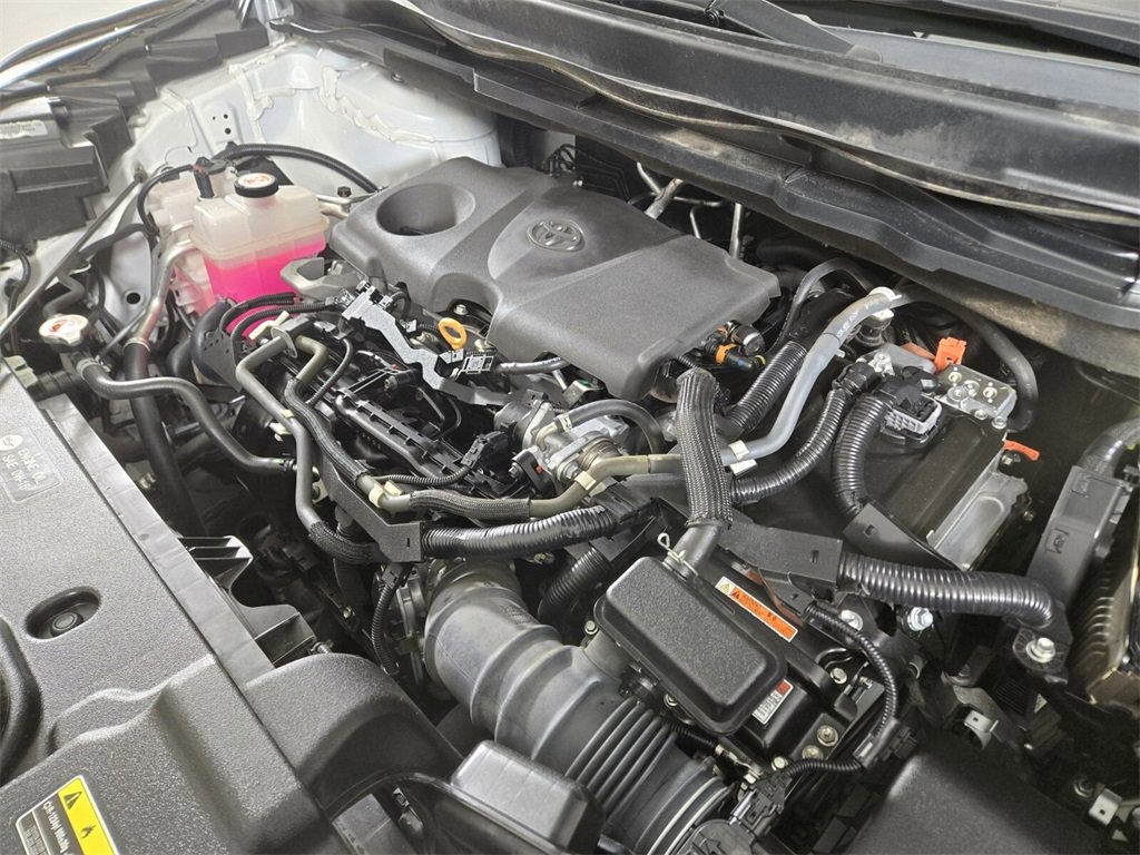 Used 2022 Toyota Sienna XLE image 24