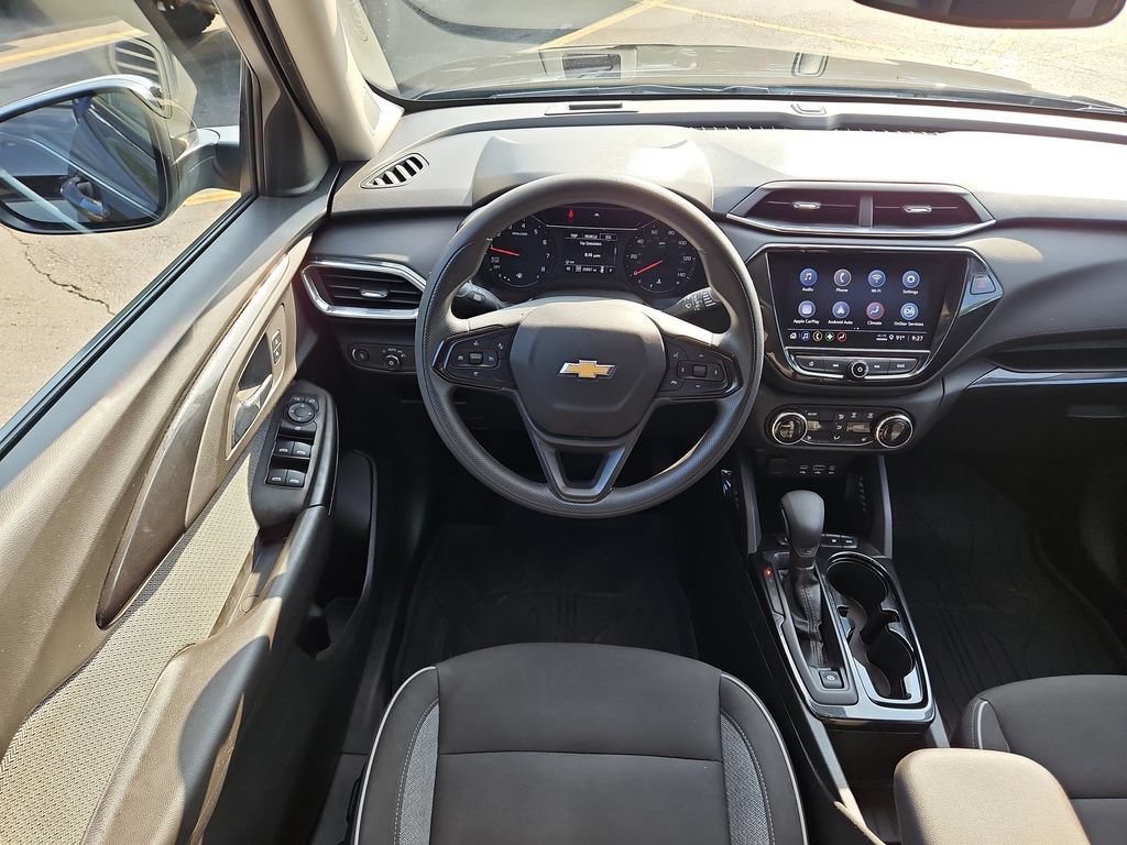 Used 2023 Chevrolet TrailBlazer LT w/ Convenience Package AWD/4WD image 12
