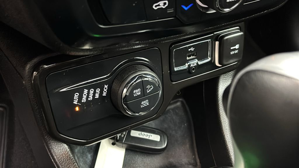 Used 2023 Jeep Renegade Trailhawk w/ Sun/Sound Group AWD/4WD image 21