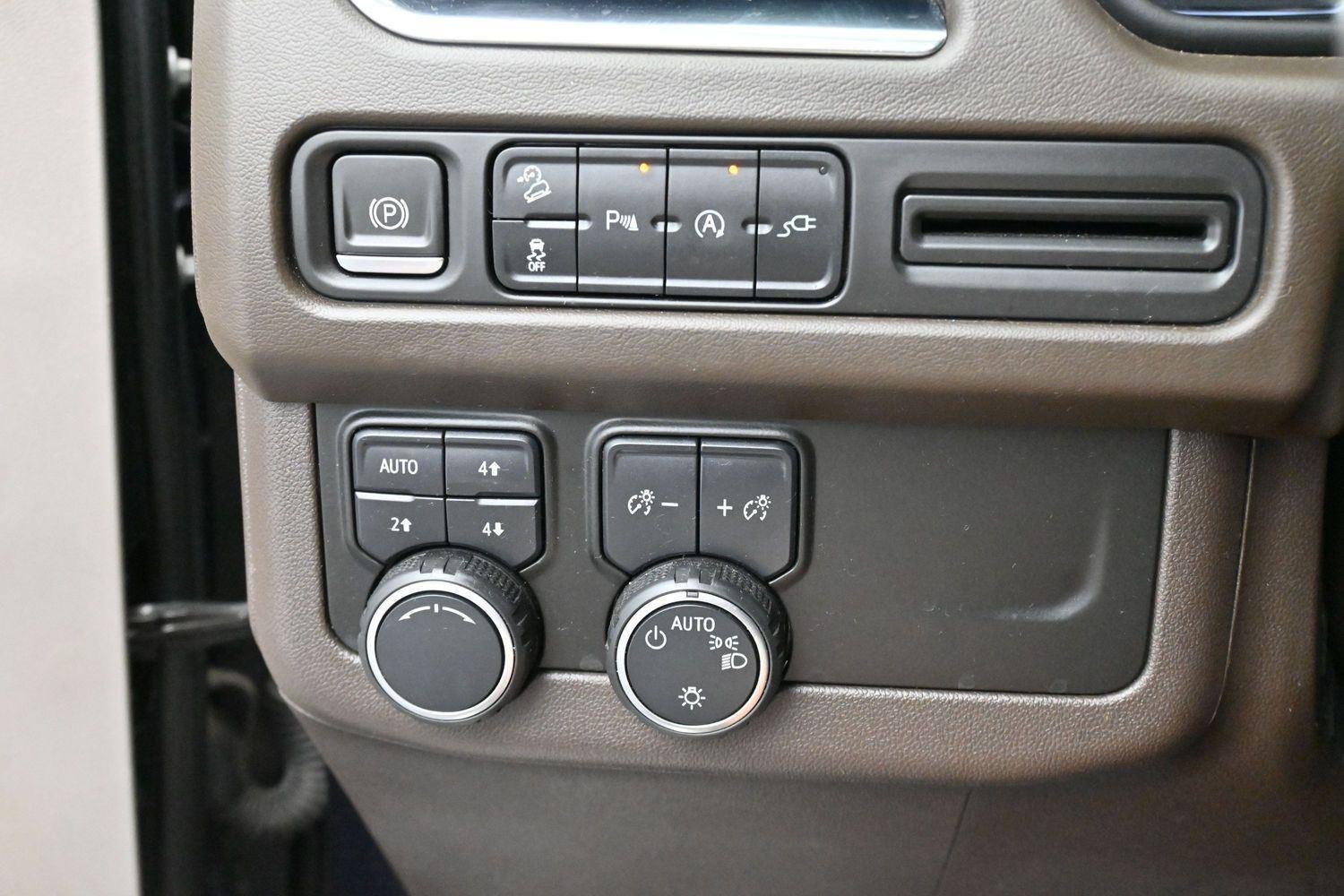 Used 2021 Chevrolet Tahoe Z71 AWD/4WD image 23