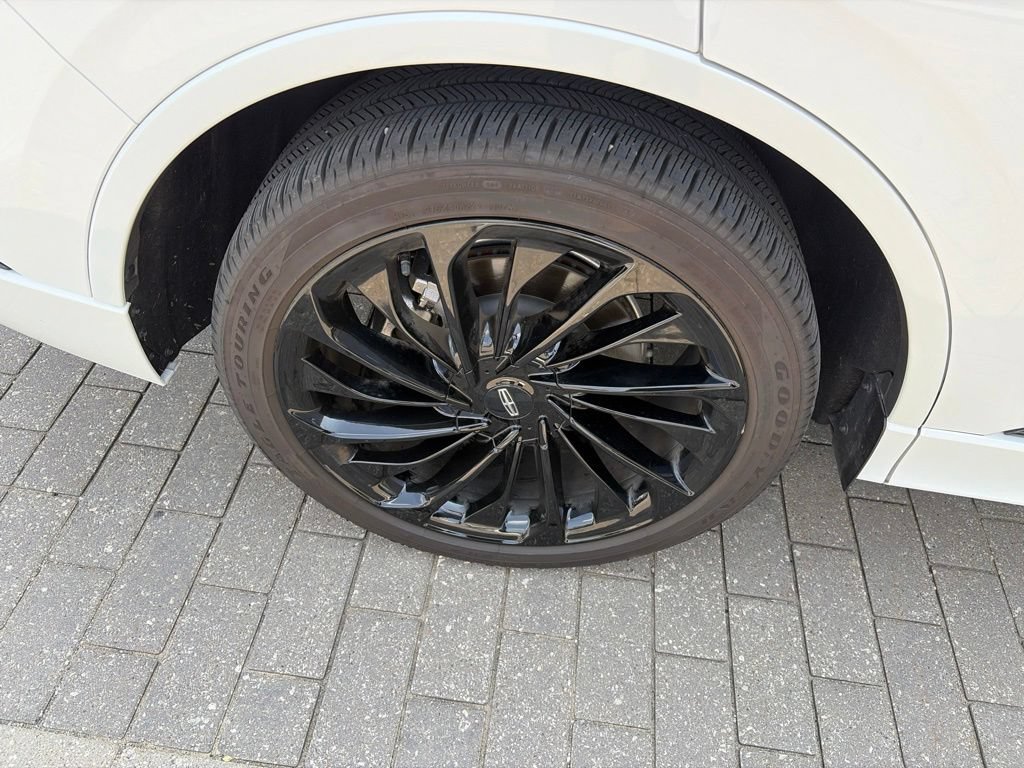 Used 2023 Lincoln Aviator Black Label AWD/4WD image 11