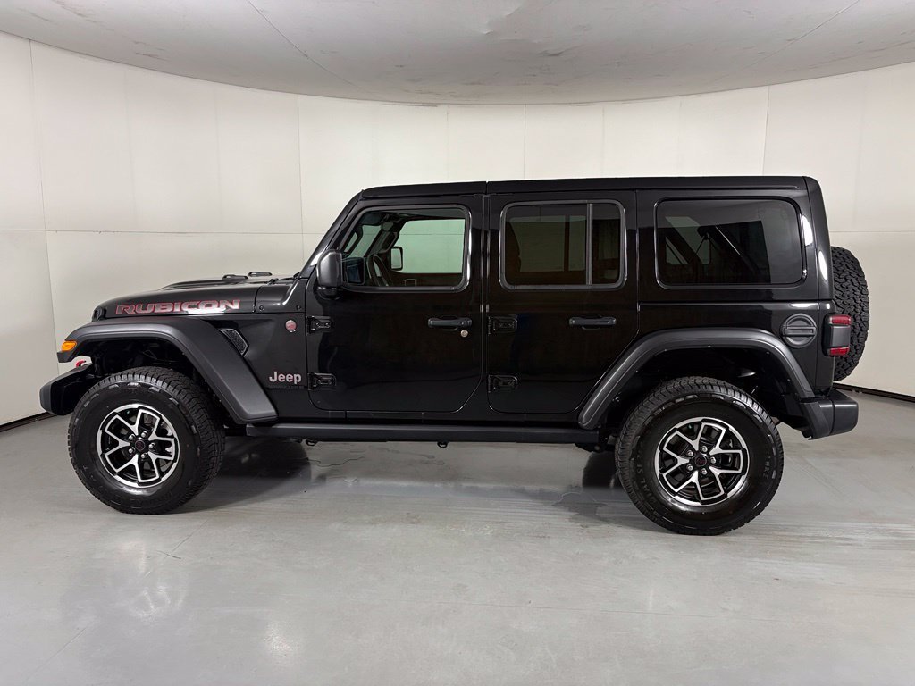 Used 2025 Jeep Wrangler Unlimited Rubicon AWD/4WD image 5