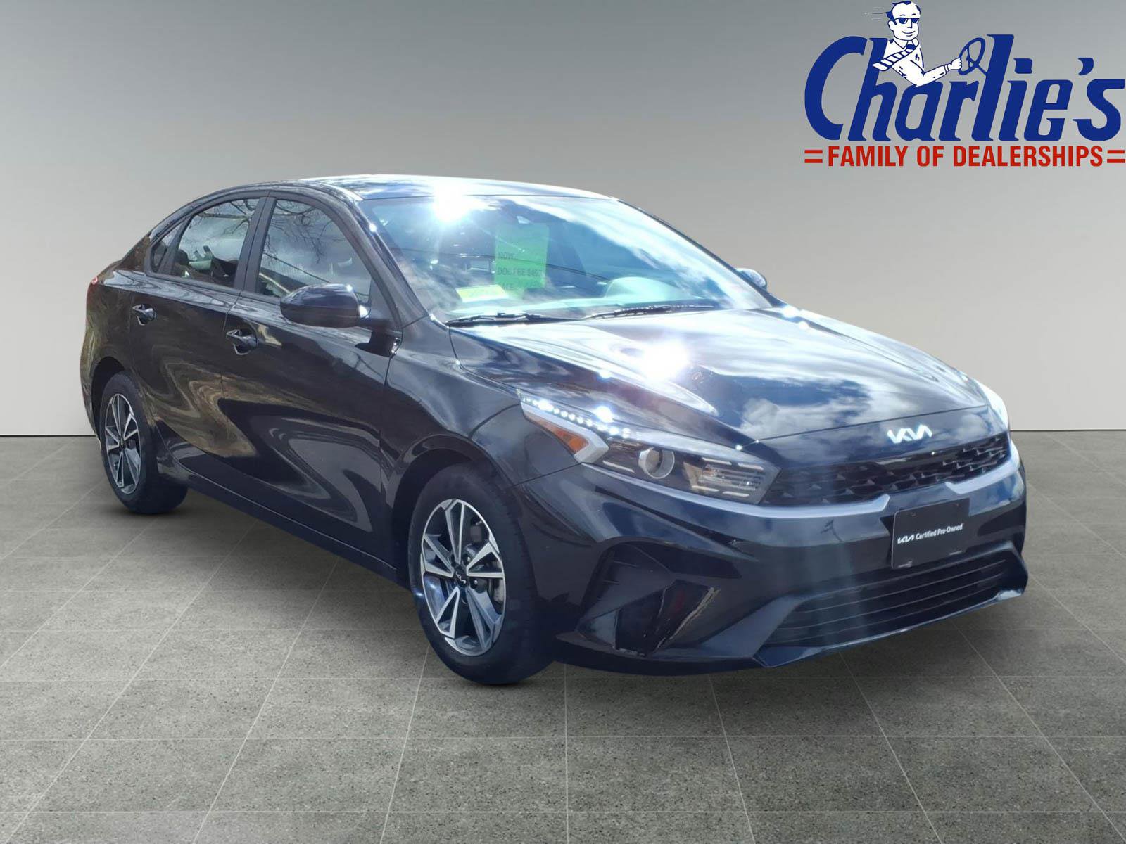 Used 2023 Kia Forte LXS image 3