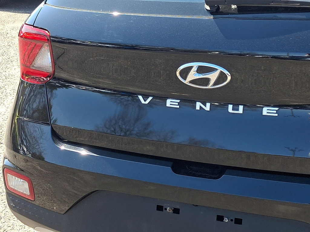 Used 2020 Hyundai Venue SEL image 17