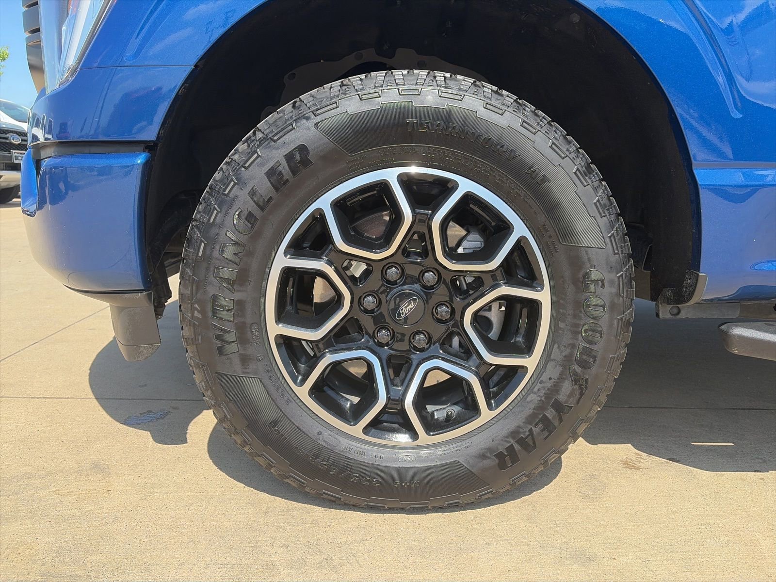 Used 2022 Ford F150 XLT w/ Equipment Group 302A High image 9