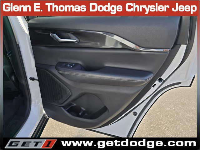 Used 2023 Jeep Grand Cherokee Altitude image 31