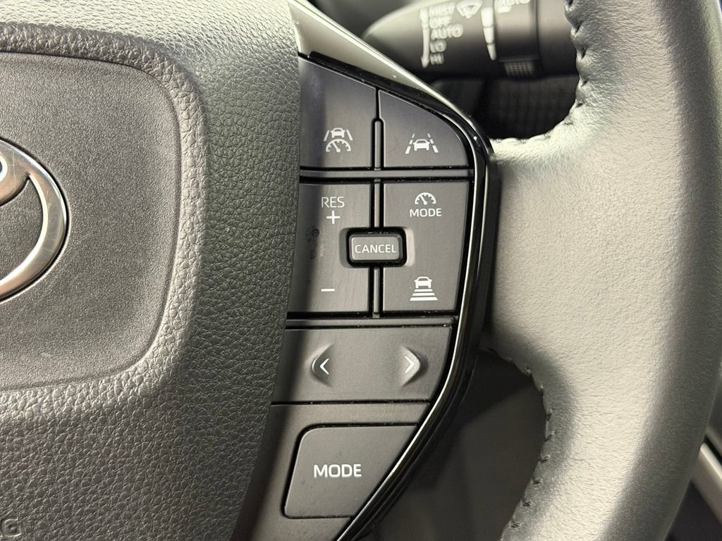 Used 2023 Toyota bZ4X AWD image 27