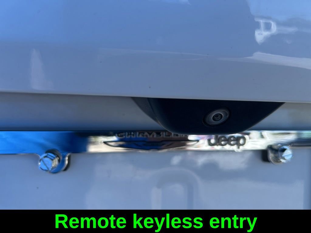 Certified 2023 Jeep Grand Cherokee L Laredo image 22