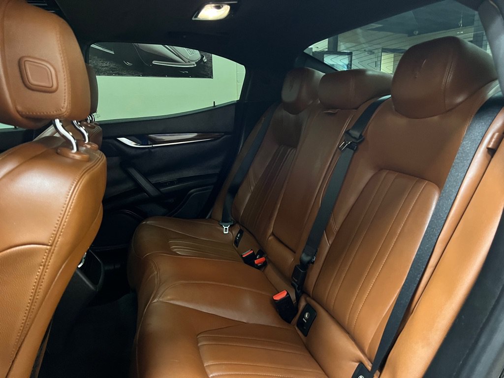 Used 2014 Maserati Ghibli RWD image 21