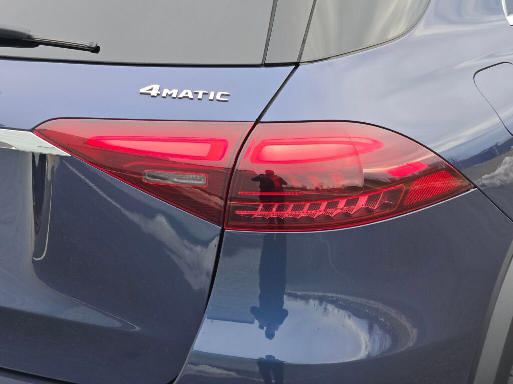 Used 2024 Mercedes-Benz GLE 450e 4MATIC image 12